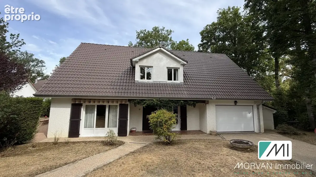 Maison 200 m² à Les Essarts-Le-Roi  - photo 1