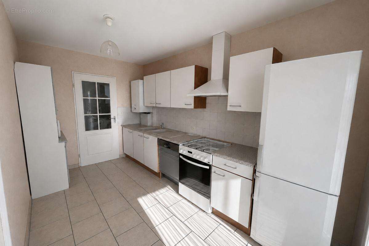 Appartement T3 TALANT - Balcon - Garage - photo 7