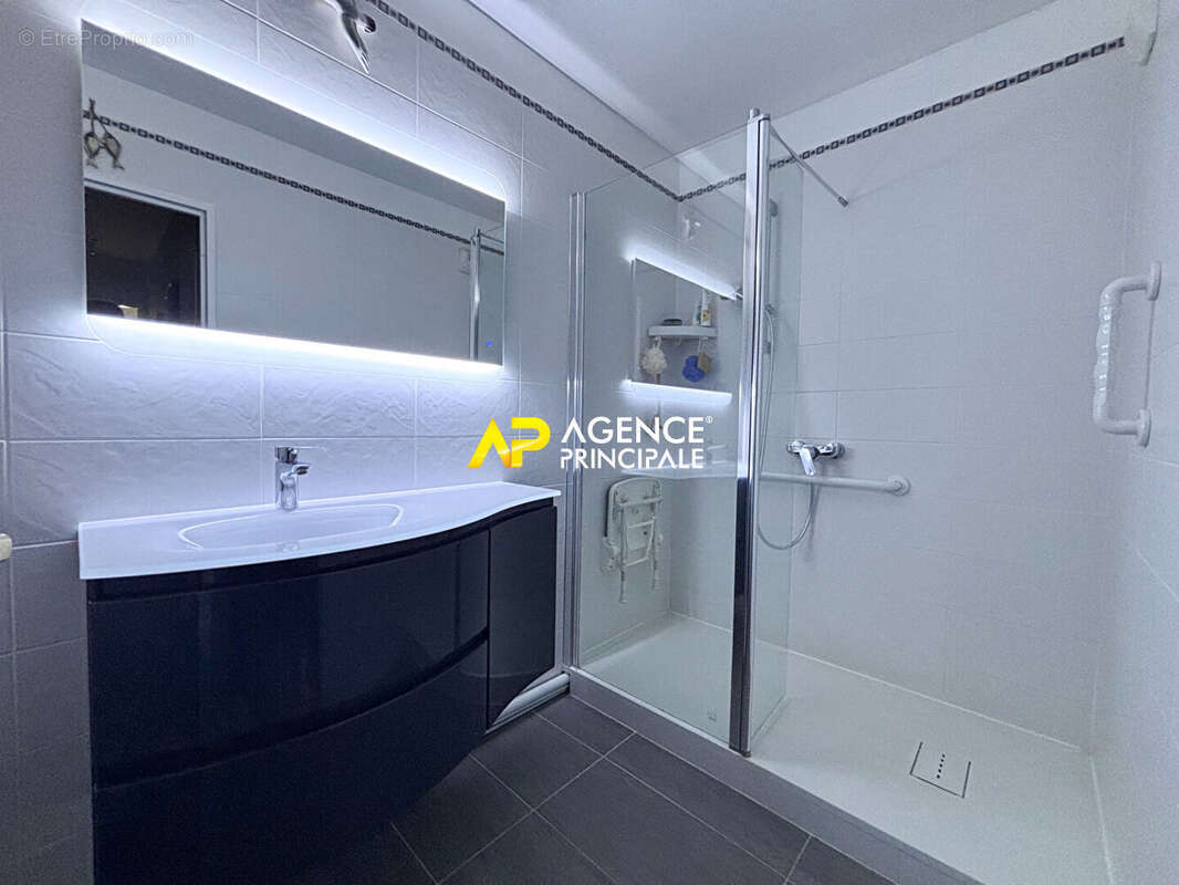 Appartement à SARTROUVILLE