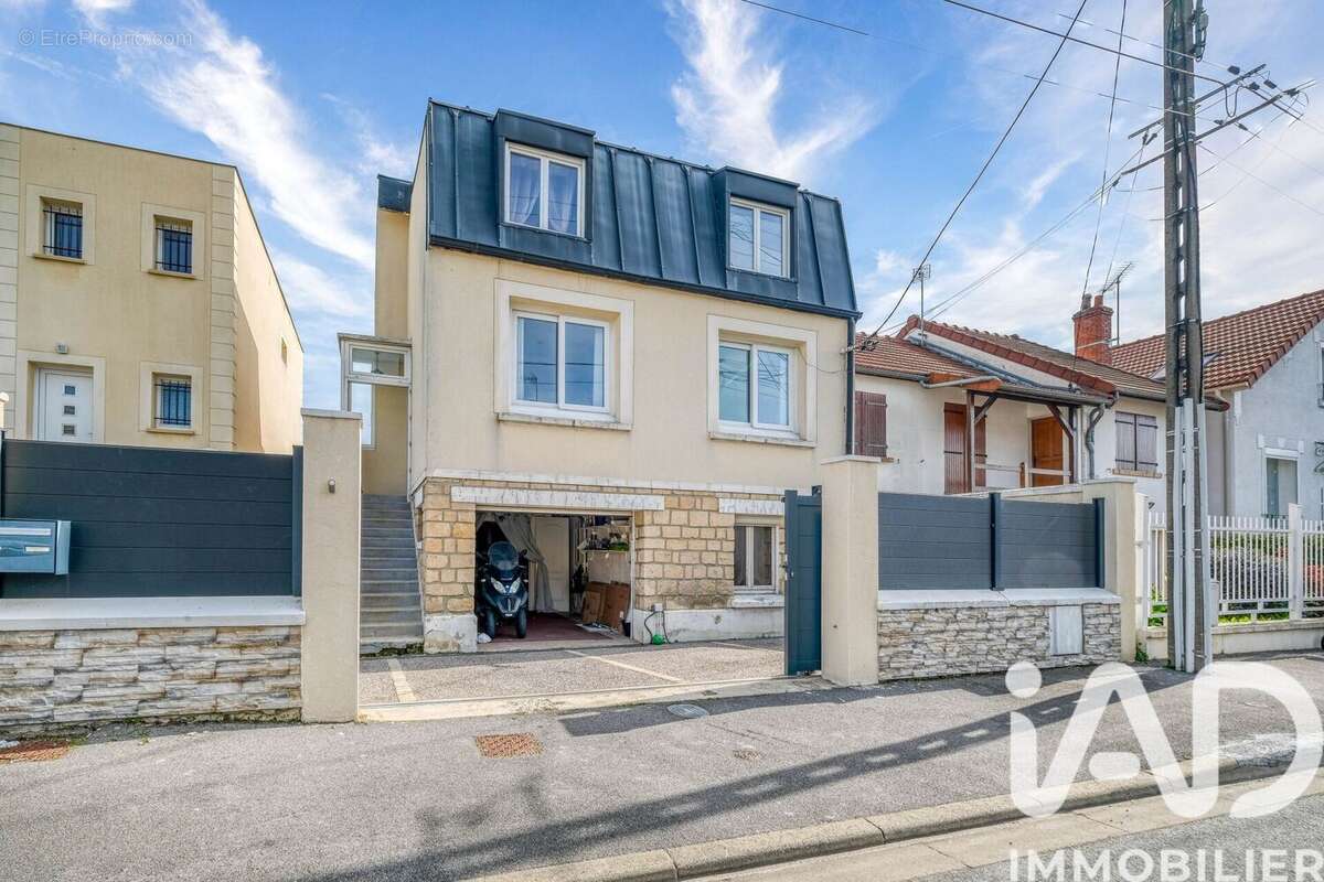 Photo 2 - Maison à MITRY-MORY