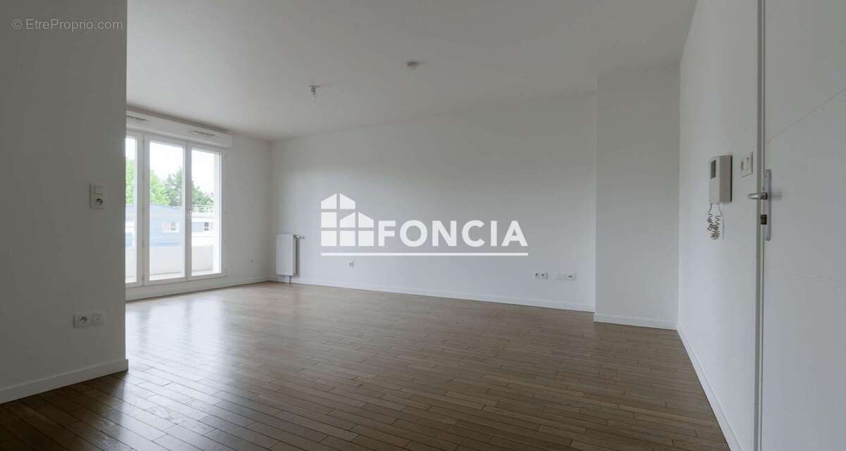 Appartement à CORBEIL-ESSONNES