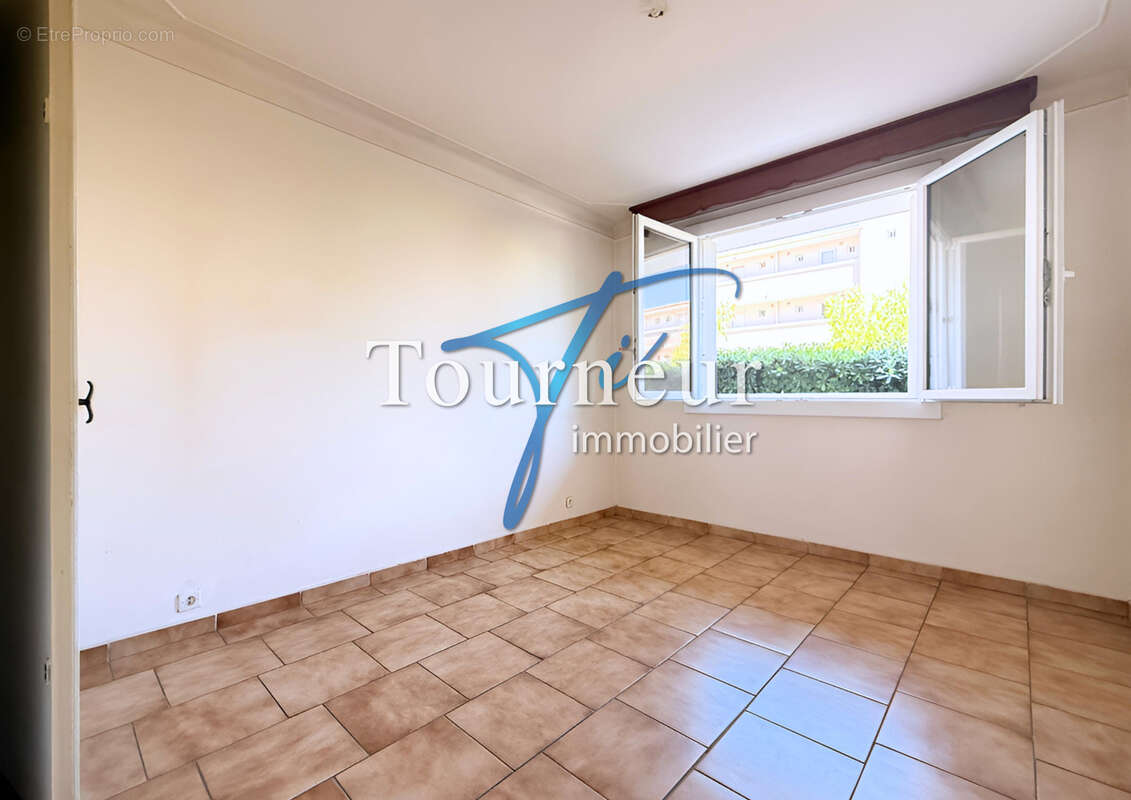 Appartement à SIX-FOURS-LES-PLAGES