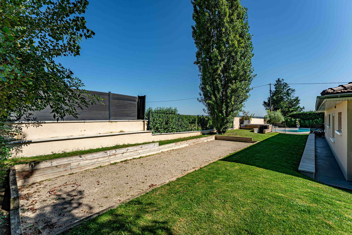 Maison à SAINT-GERMAIN-SUR-L'ARBRESLE