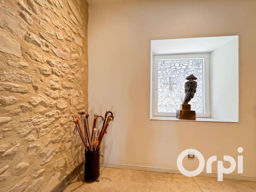 Propriété d'exception en pierre de 576 m² habitables - 6 suites - Cadre verdoyant - photo 11