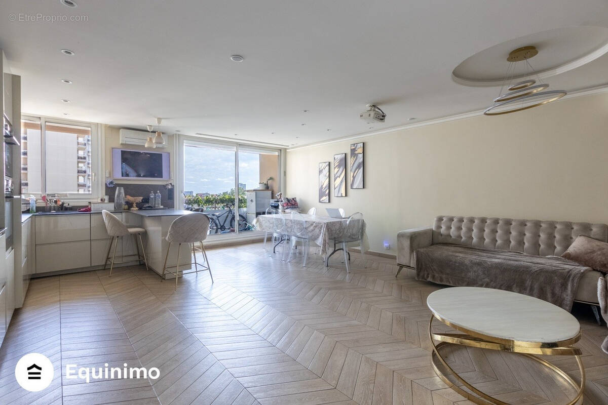 Appartement à LES LILAS