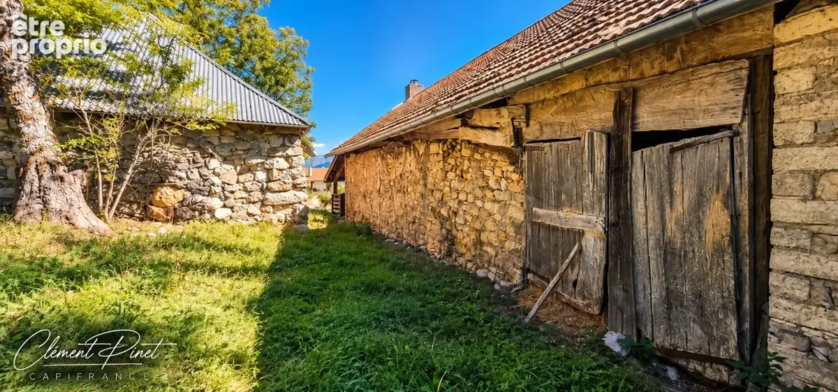 Ancienne ferme à rénover avec dépendance – terrain de 1 895 M² – CHORGES - photo 7
