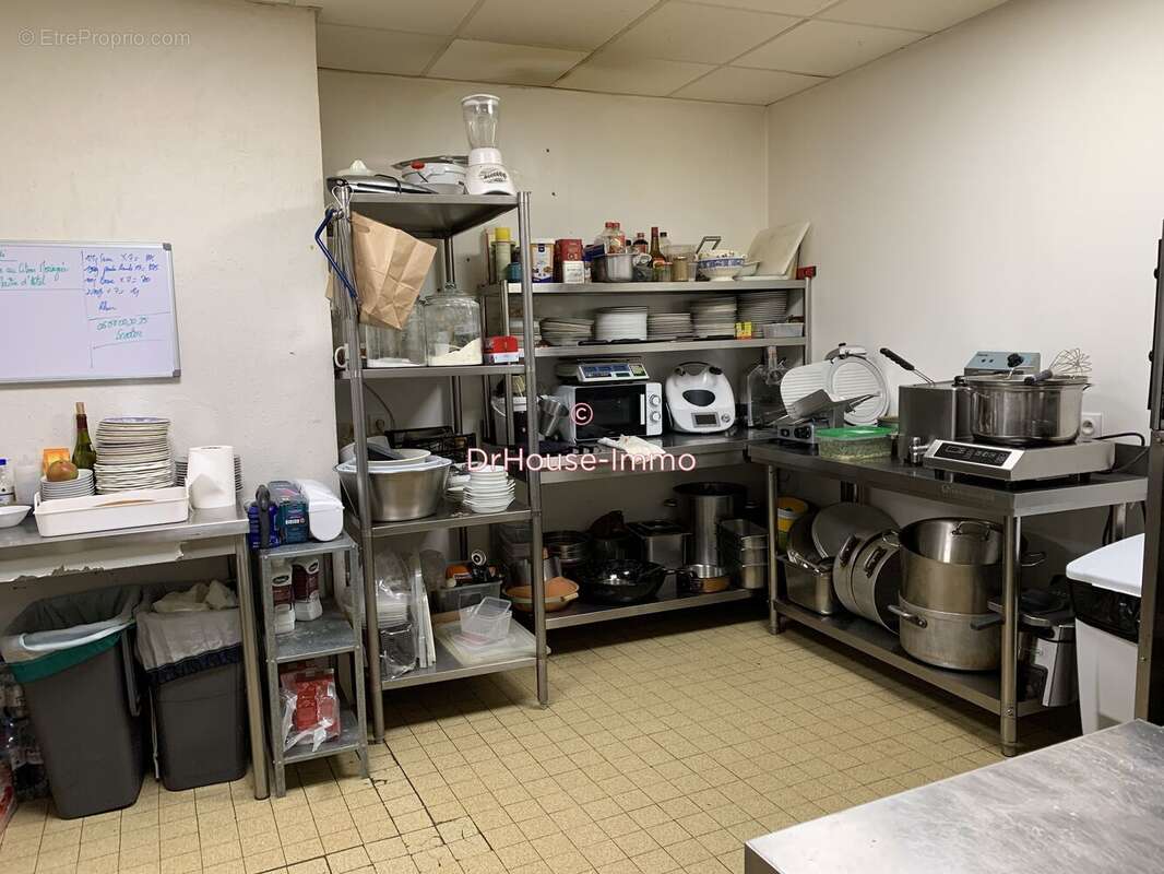 Commerce à LA COLLE-SUR-LOUP