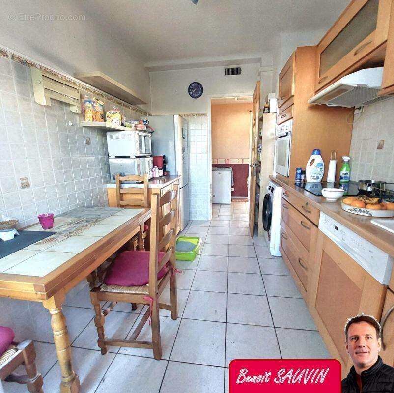 Appartement à MARSEILLE-4E