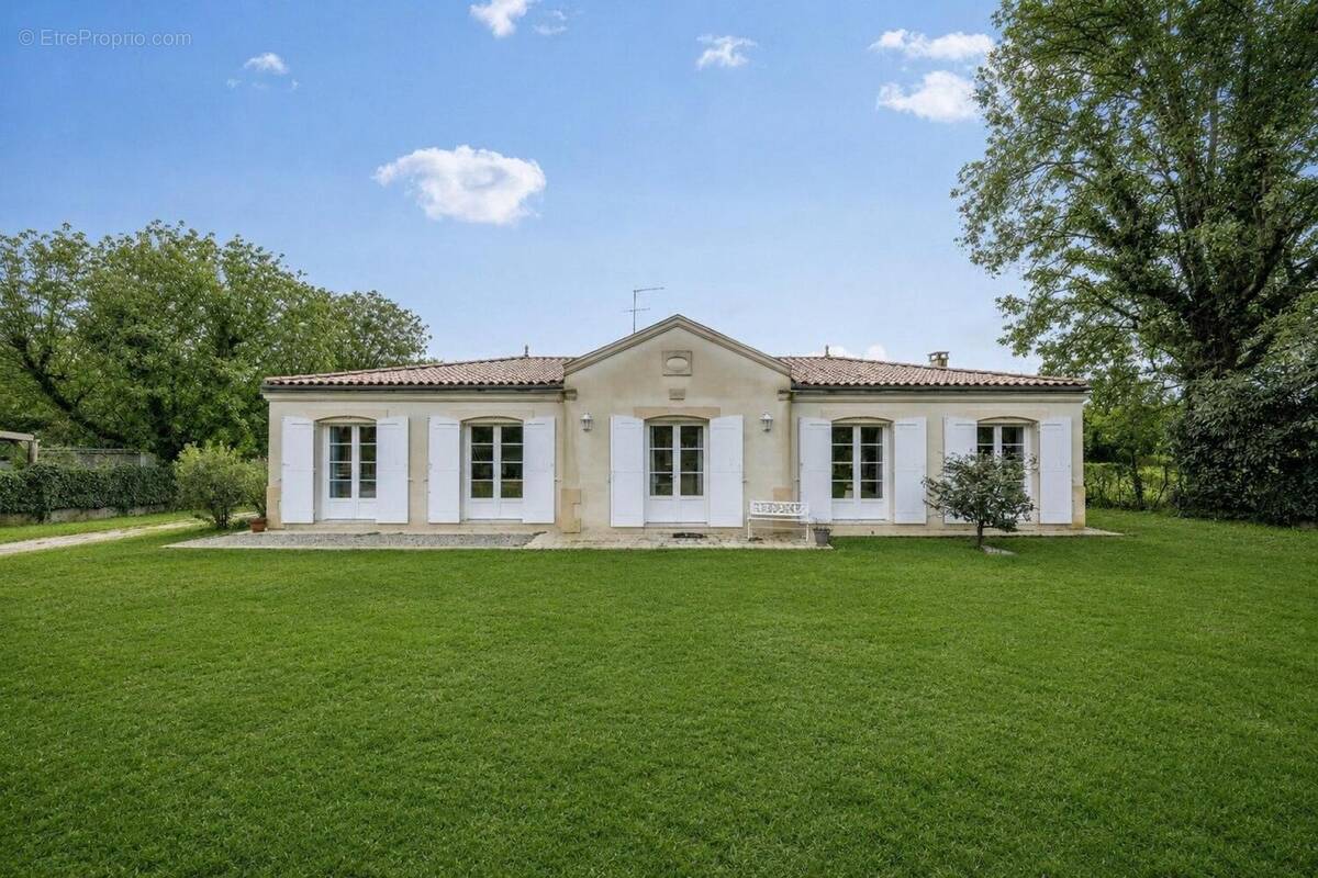 Photo 1 - Maison à MONTUSSAN