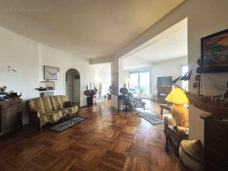 Appartement à vendre 4 pièces 118m2 - MARSEILLE 7EME ARRONDISSEMENT (13) - photo 5