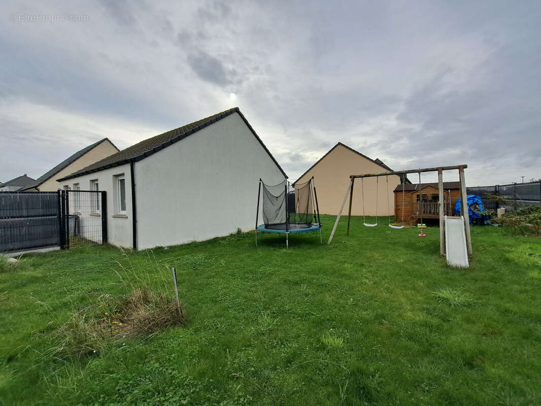 Maison à OSTRICOURT