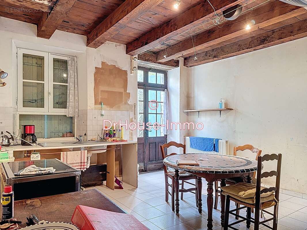 Maison à MANZAC-SUR-VERN