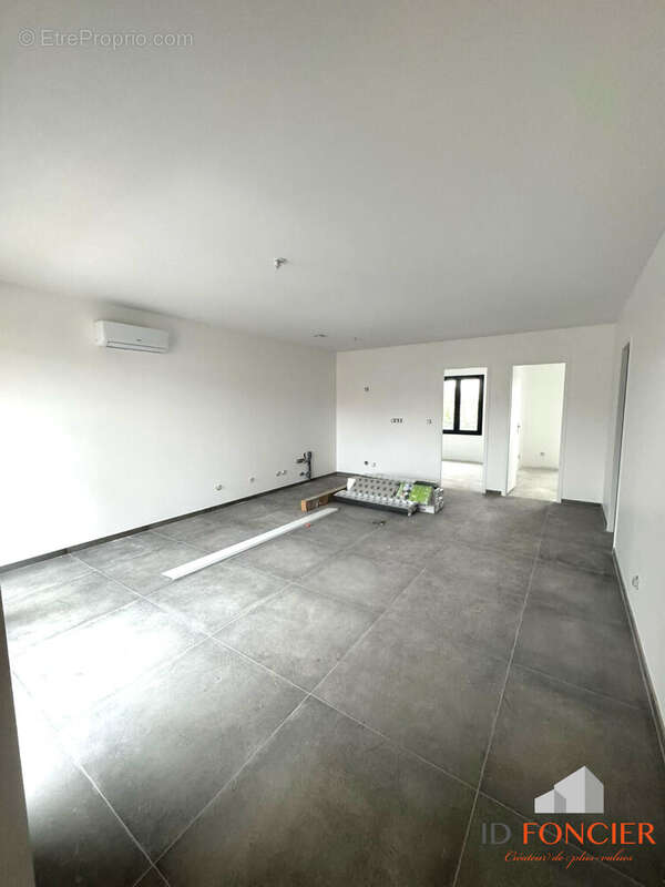 Appartement à PARAY-VIEILLE-POSTE