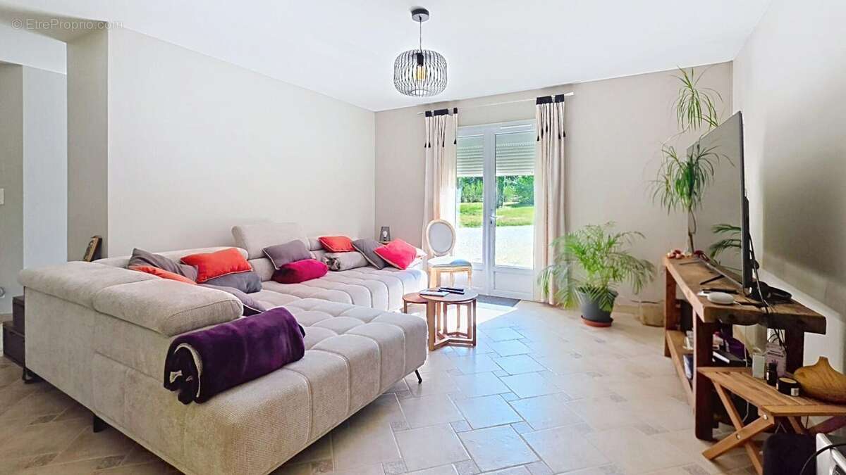 Propriété de charme avec gîte indépendant sur plus de 6 hectares clôturés - photo 6