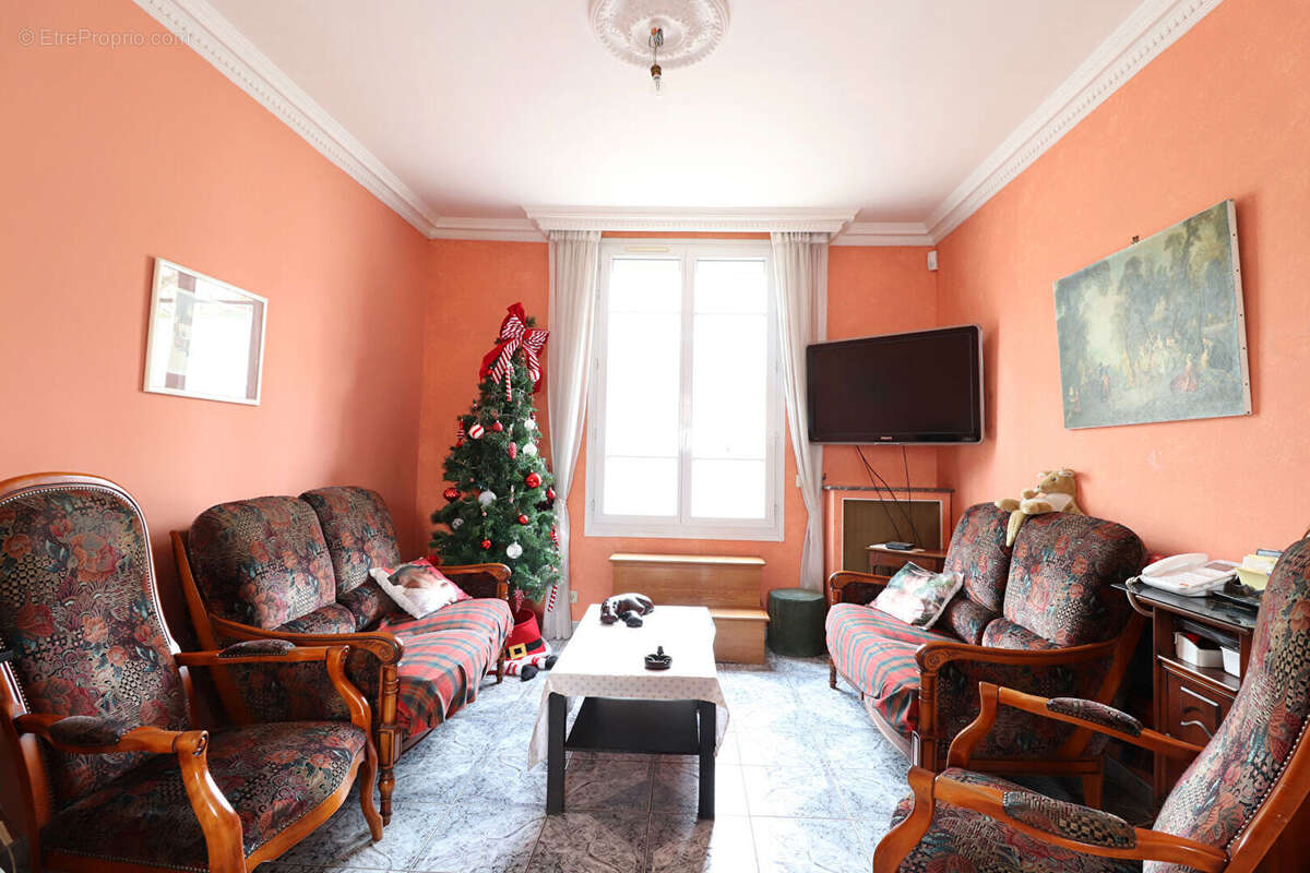 Maison à SAINT-MAUR-DES-FOSSES