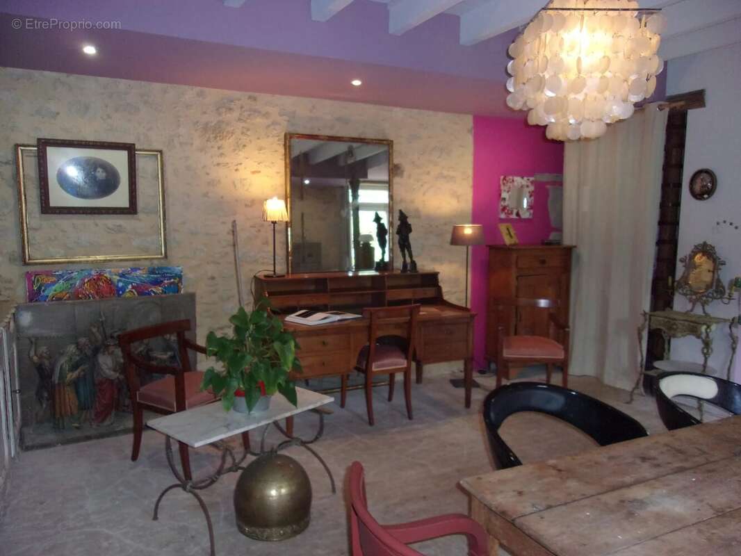 Maison de maître de quatre chambres magnifiquement rénovée avec chauffage au sol - photo 17