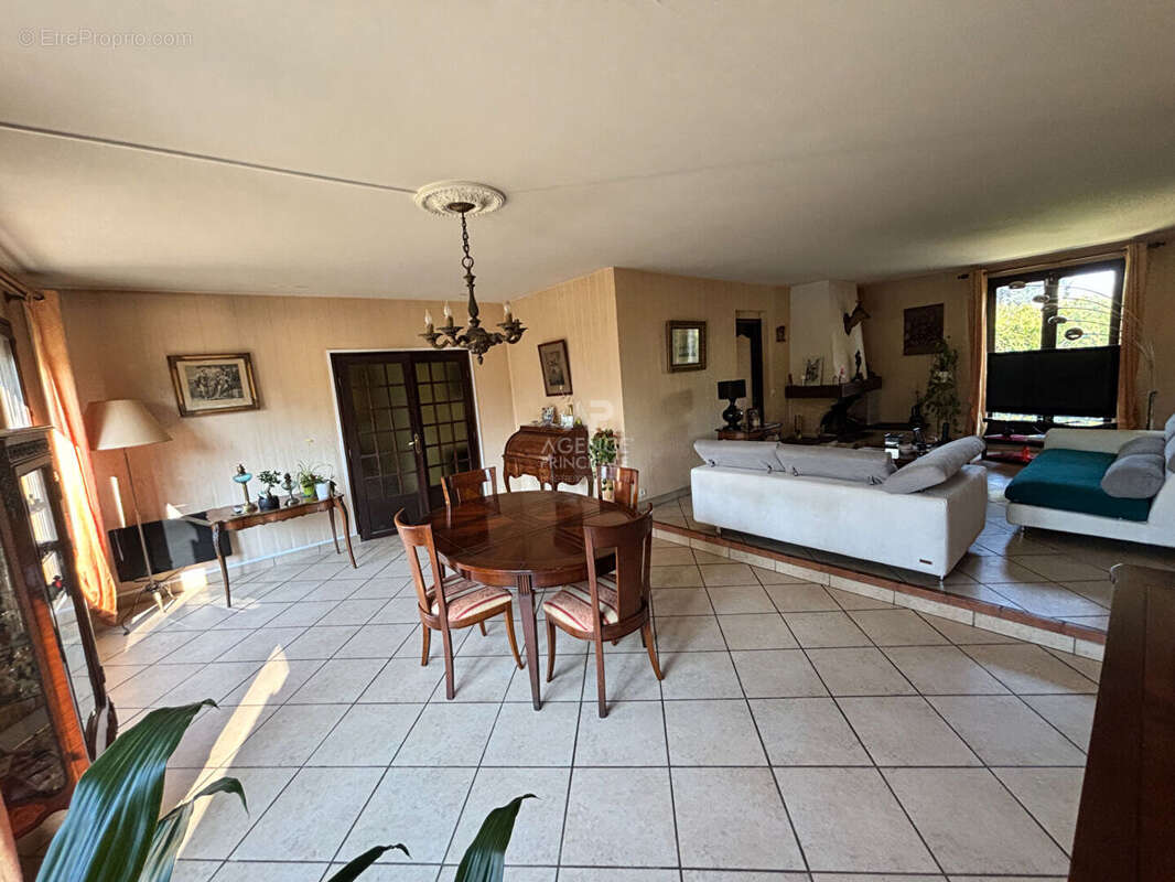 Maison à SAINT-OUEN-L'AUMONE