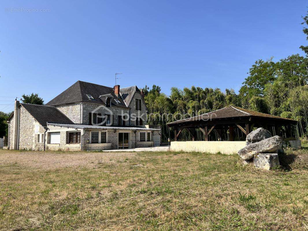 Maison à LA CHAPELLE-MONTLINARD