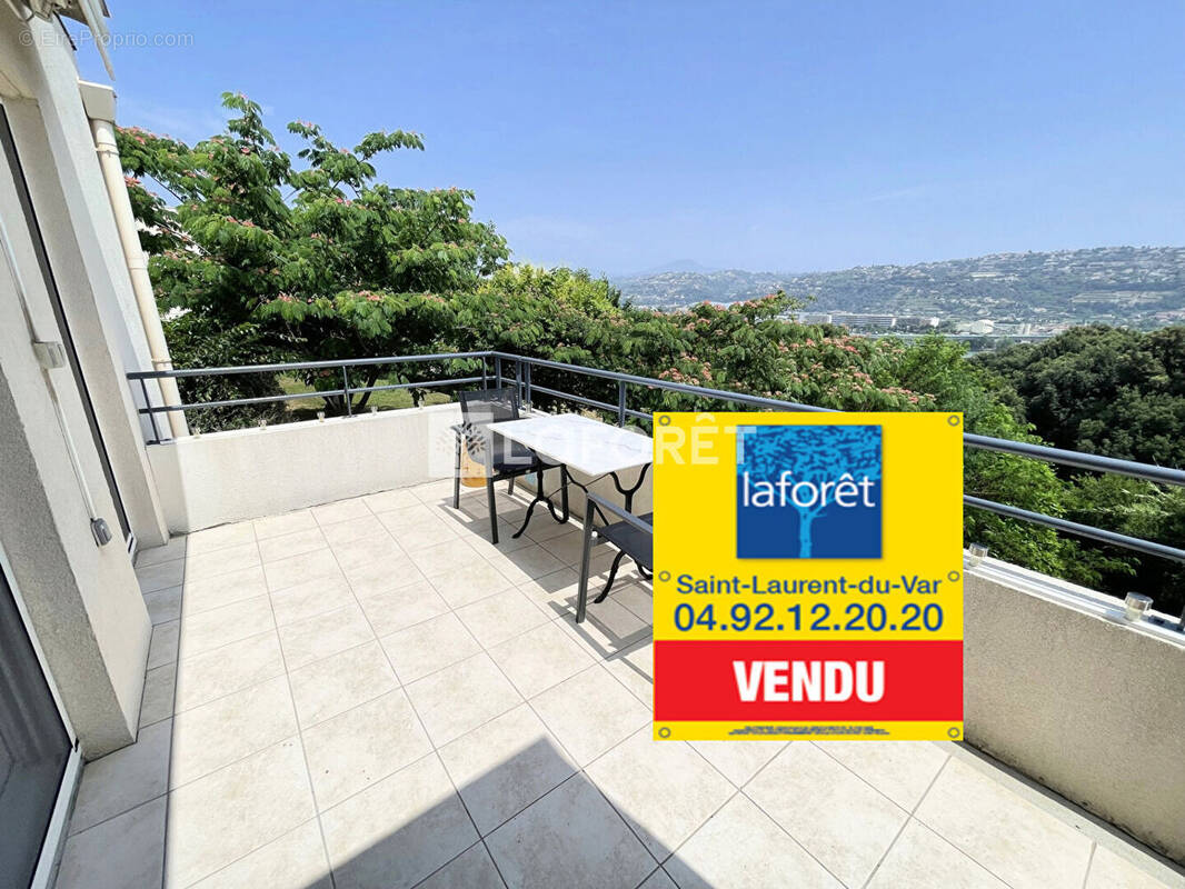 Appartement à SAINT-LAURENT-DU-VAR