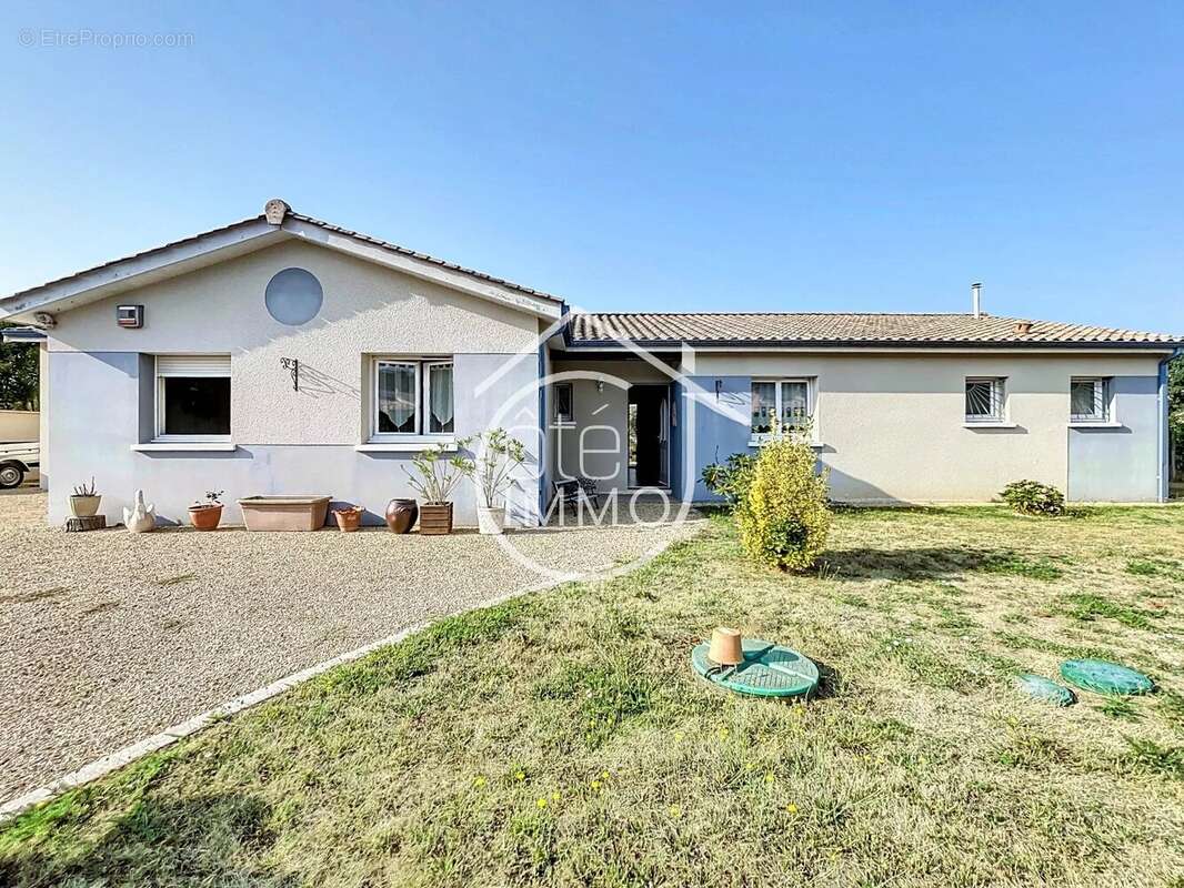 Maison à LAMOTHE-MONTRAVEL