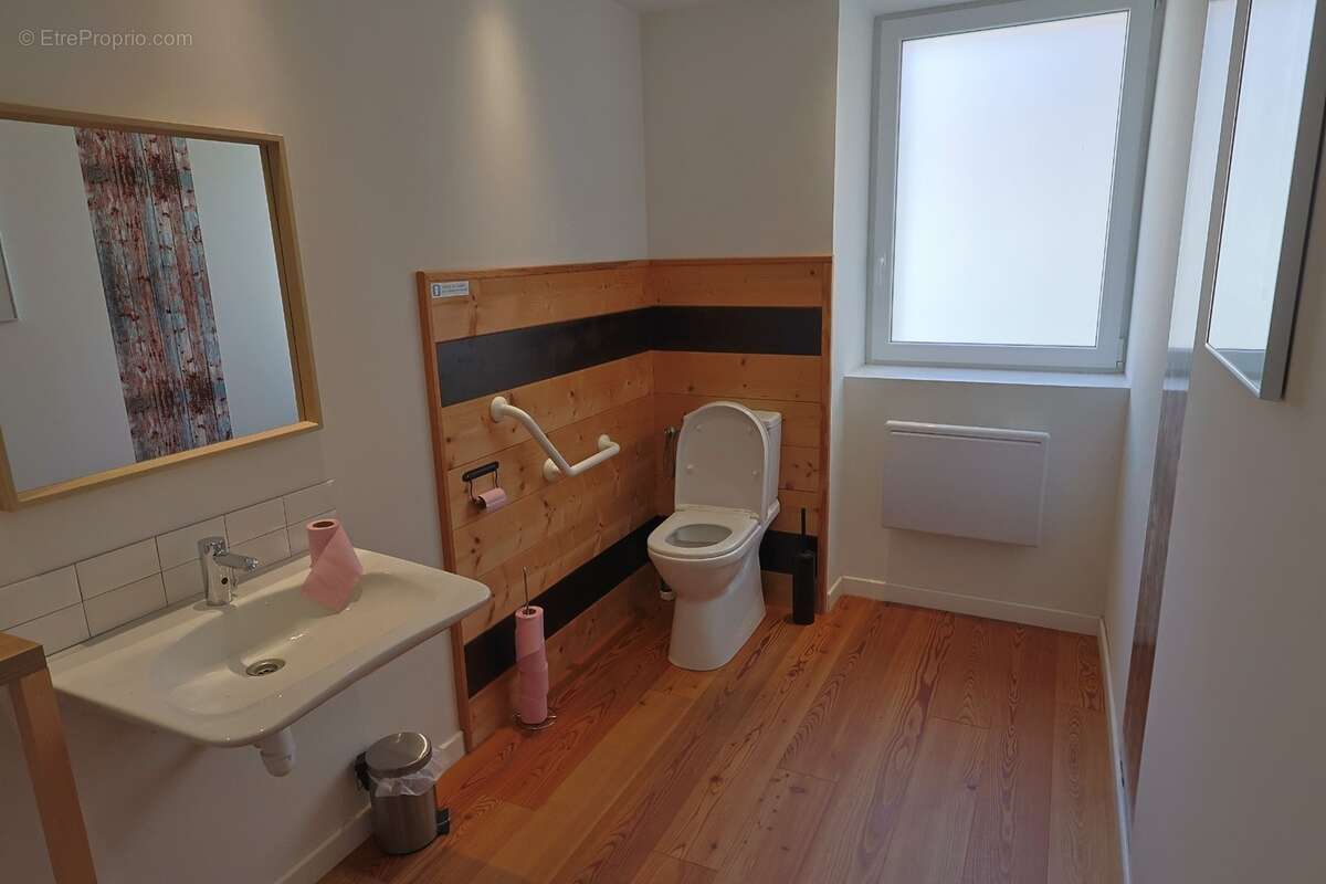 88540 BUSSANG – Local commercial de plain-pied avec terrasse au cœur du village - photo 5