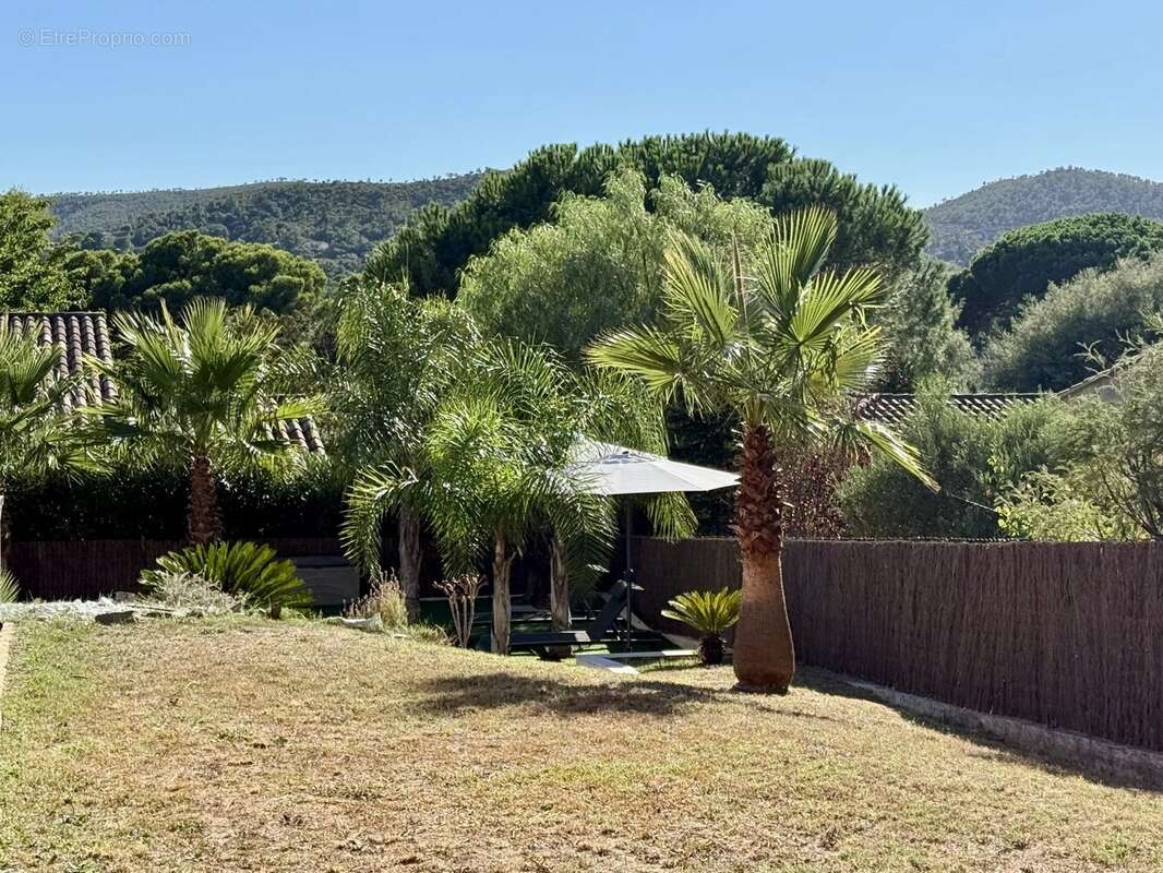 Maison à BORMES-LES-MIMOSAS