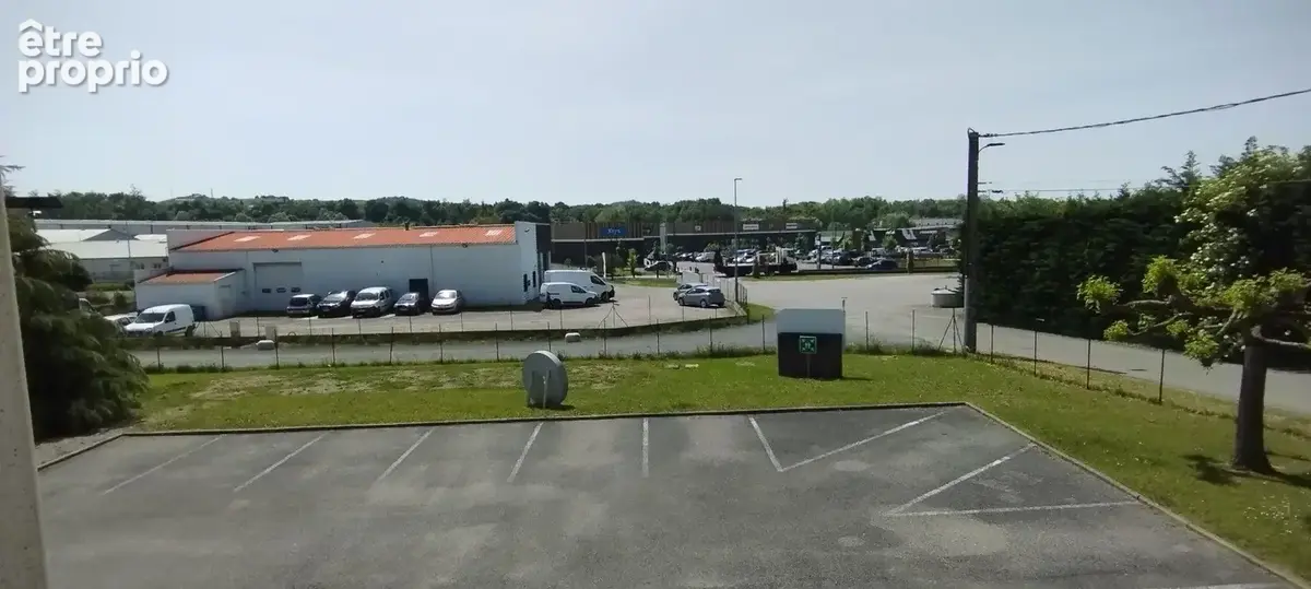 Commerce 880 m² à vendre à Saint-Donat-Sur-L'herbasse (26260) - photo 4