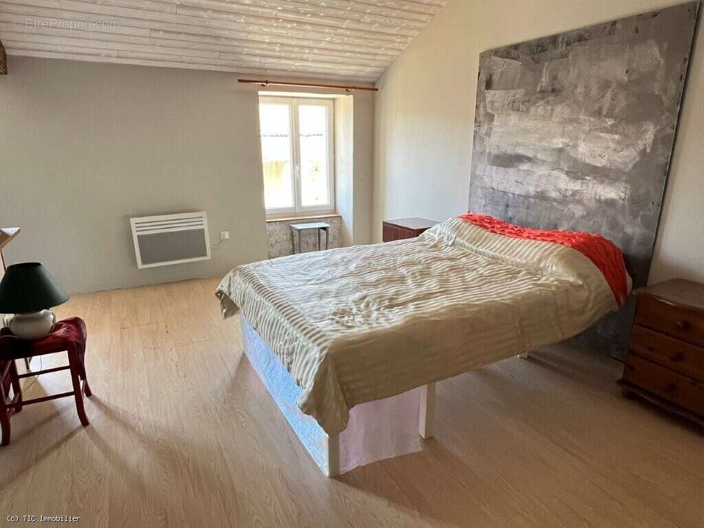 Maison à SAUZE-VAUSSAIS