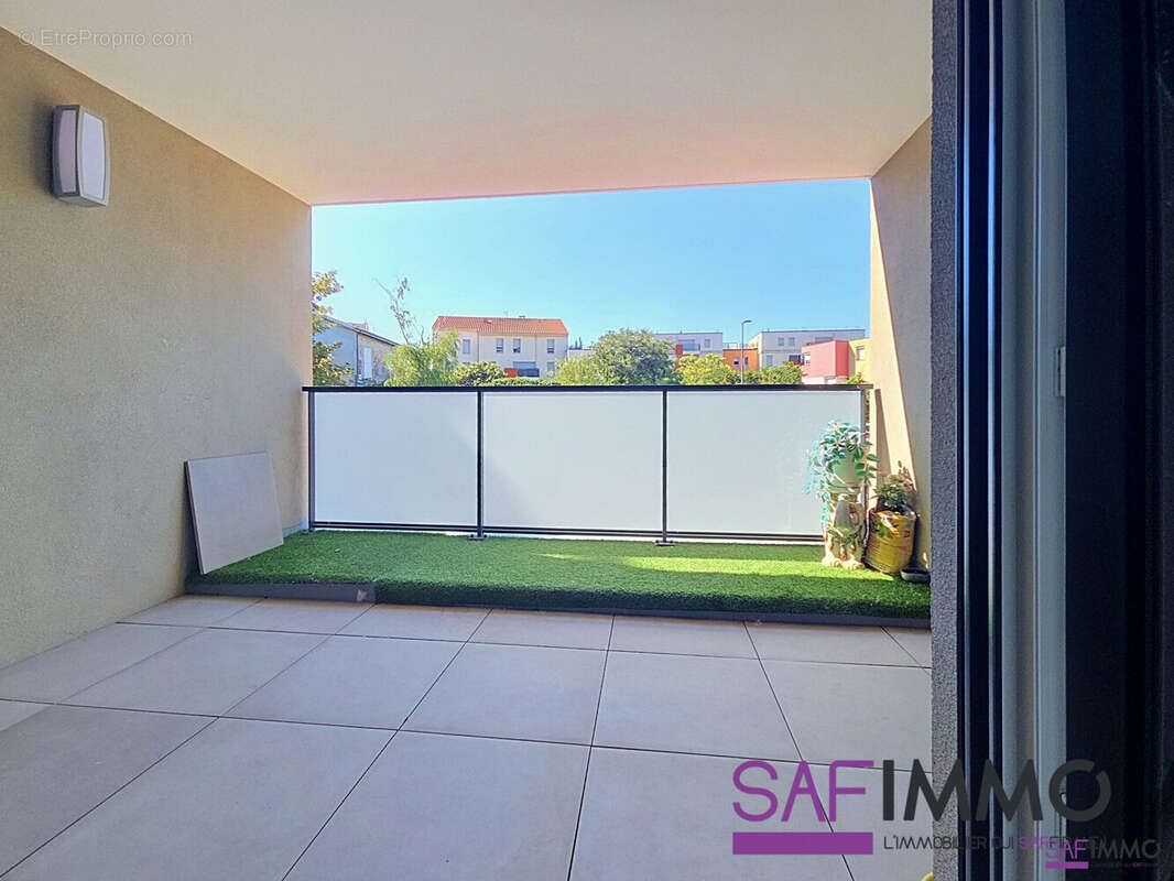 Appartement à PIERRE-BENITE