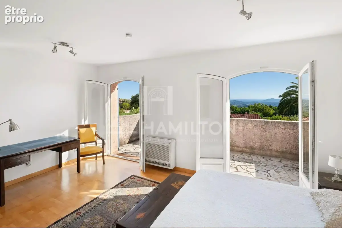 Villa à vendre proche de Valbonne avec vue mer, piscine et 5 chambres - photo 6