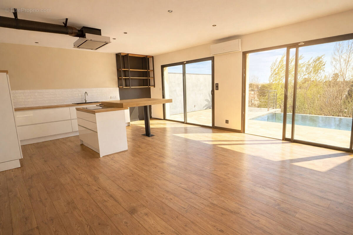 Maison à BELLEGARDE