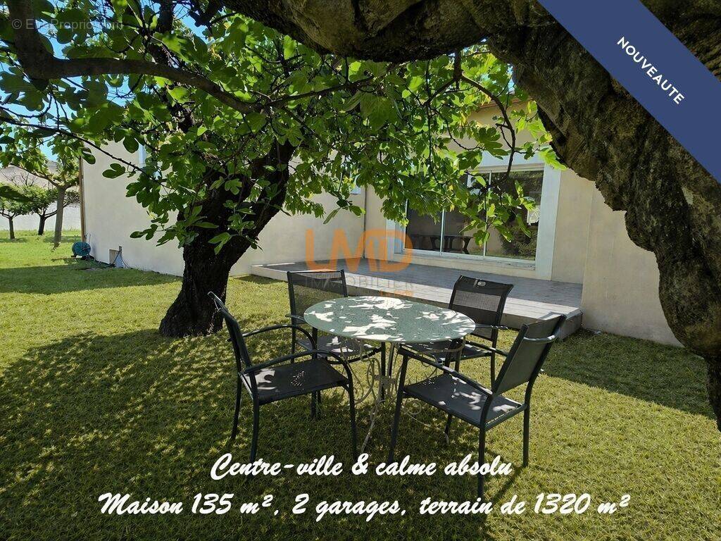 Maison à L'ISLE-SUR-LA-SORGUE