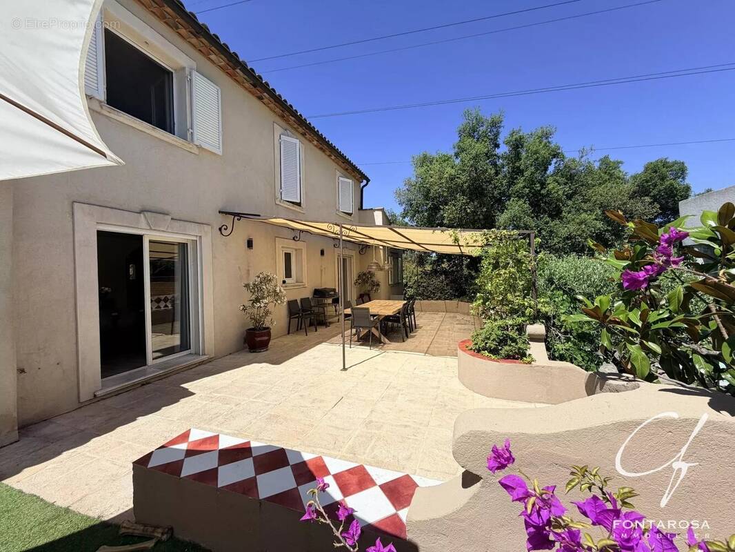 Maison à PUGET-SUR-ARGENS