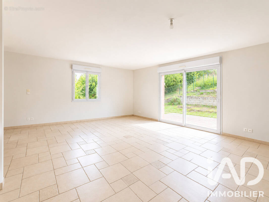 Photo 1 - Maison à NEUVES-MAISONS
