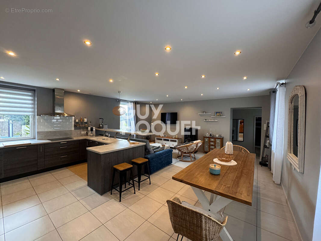 Maison à LE CREUSOT