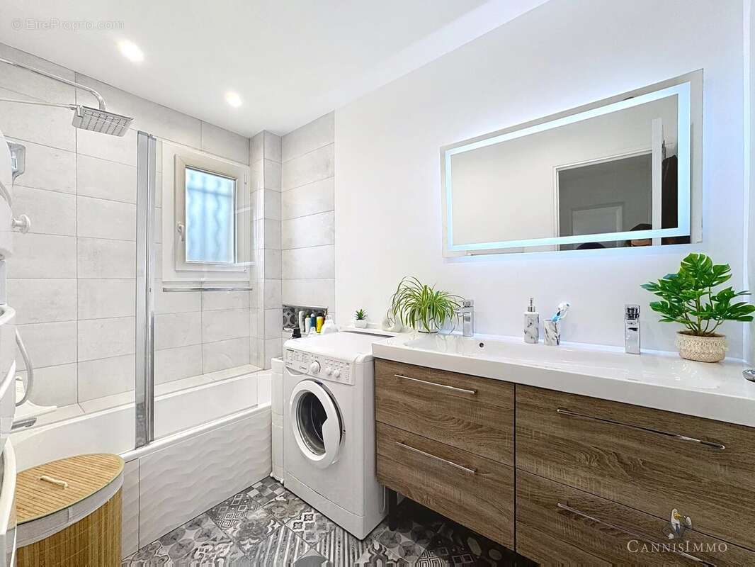 Maison à MANDELIEU-LA-NAPOULE