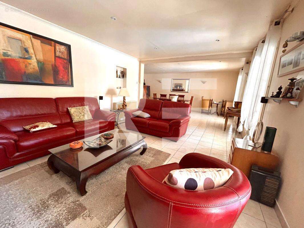 Maison à DURFORT-ET-SAINT-MARTIN-DE-SOSSENAC