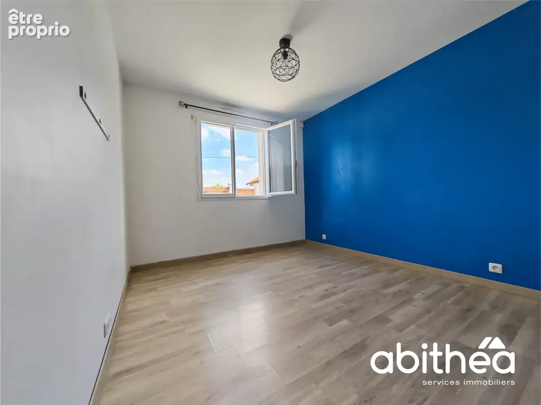 À génissac   maison récente 5 pièces   91 m2   terrain 633 m2   dpe a - photo 7
