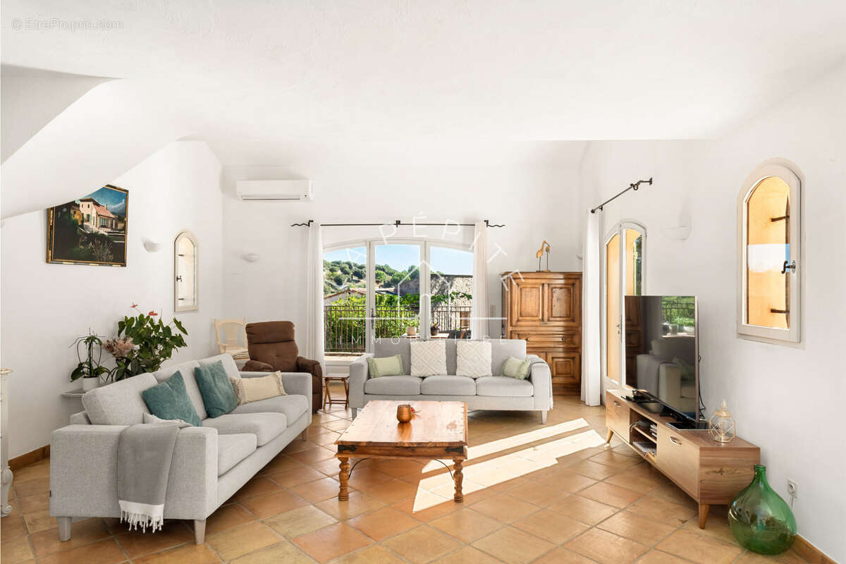 Maison à PEYMEINADE