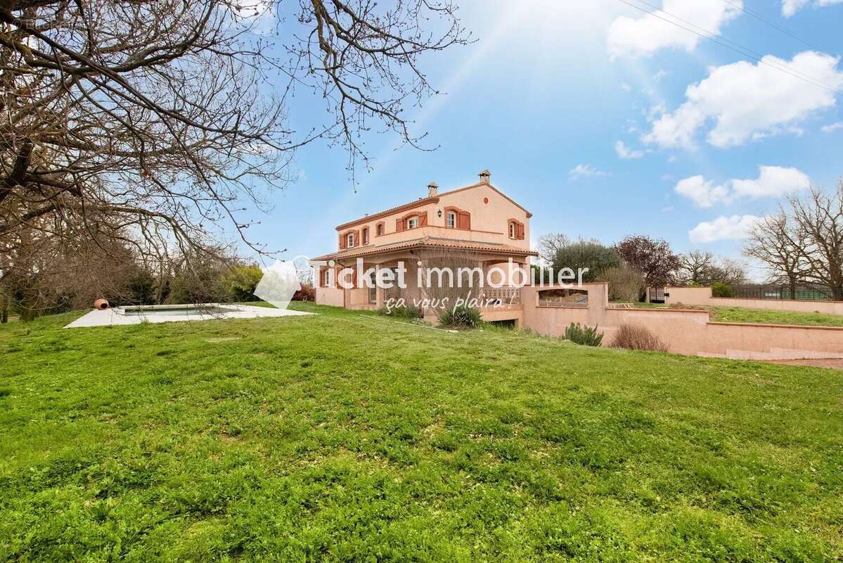 Maison à CORNEBARRIEU