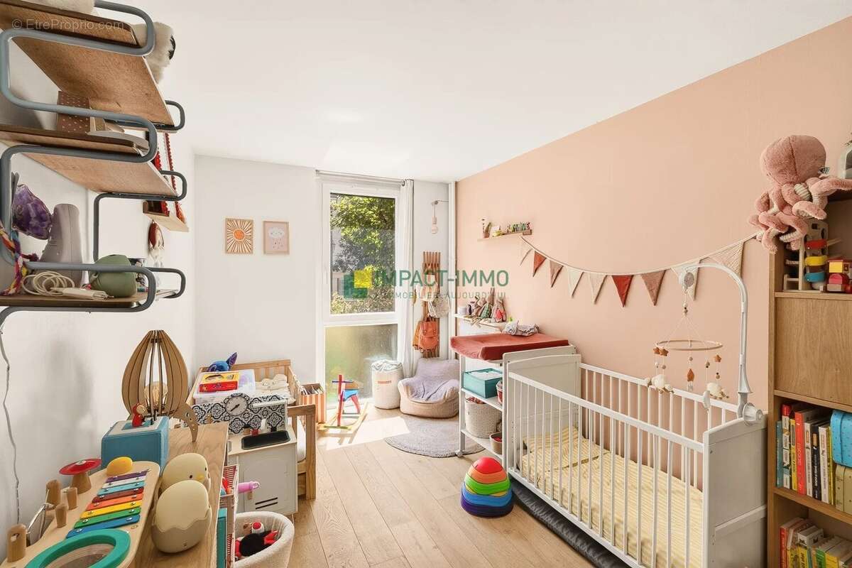 Appartement à LA GARENNE-COLOMBES