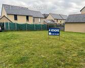 Terrain à SAINT-MEEN-LE-GRAND