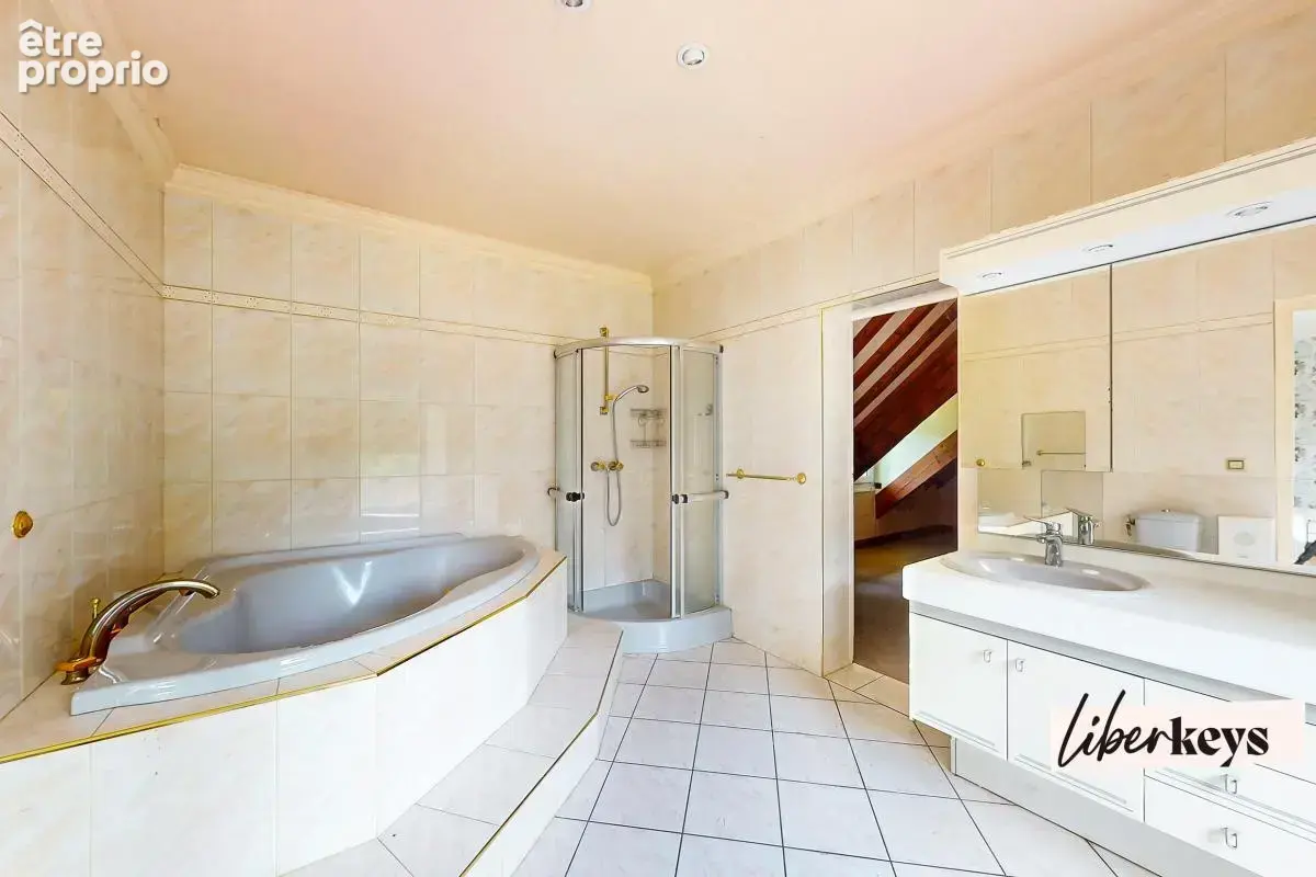 Propriété de 221 m² carrez zt 274 m² surface totale de 7 pièces dans le Vexin à la lisière de la Troesne à Trie-Château 60590 - photo 13