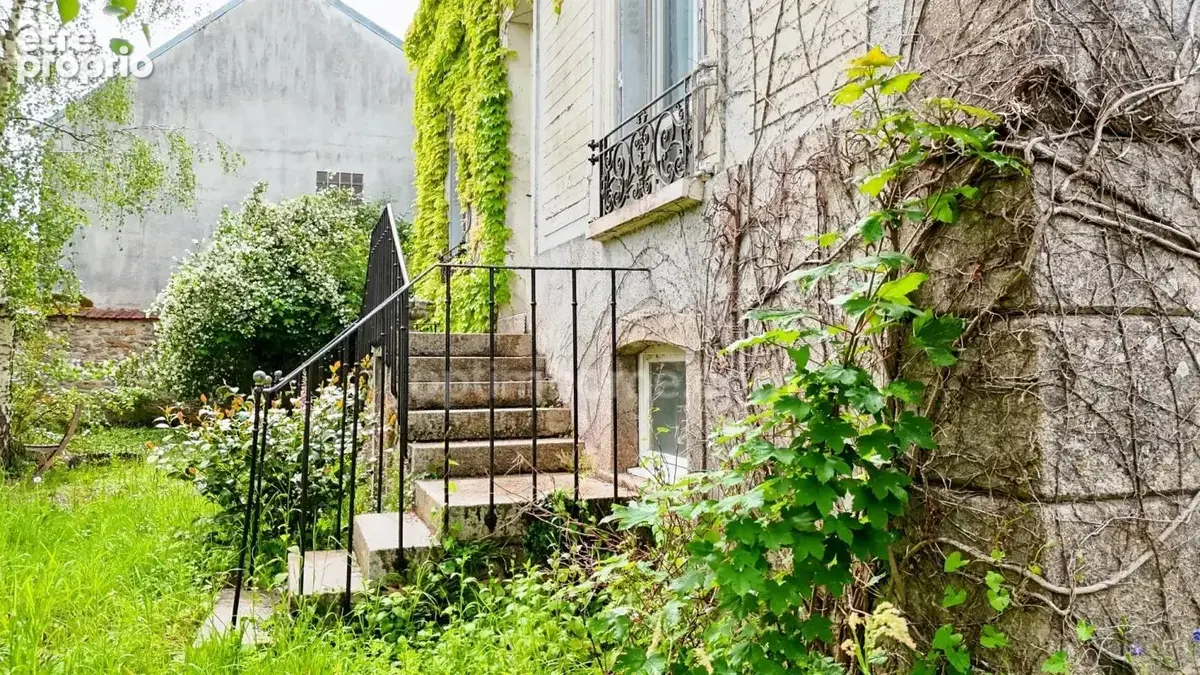 Maison de Charme et de Caractère -175 m² environ - 10 pièces - 7 chambres - Terrain 1450 m² environ - SAINT SULPICE LES FEUILLES - photo 43