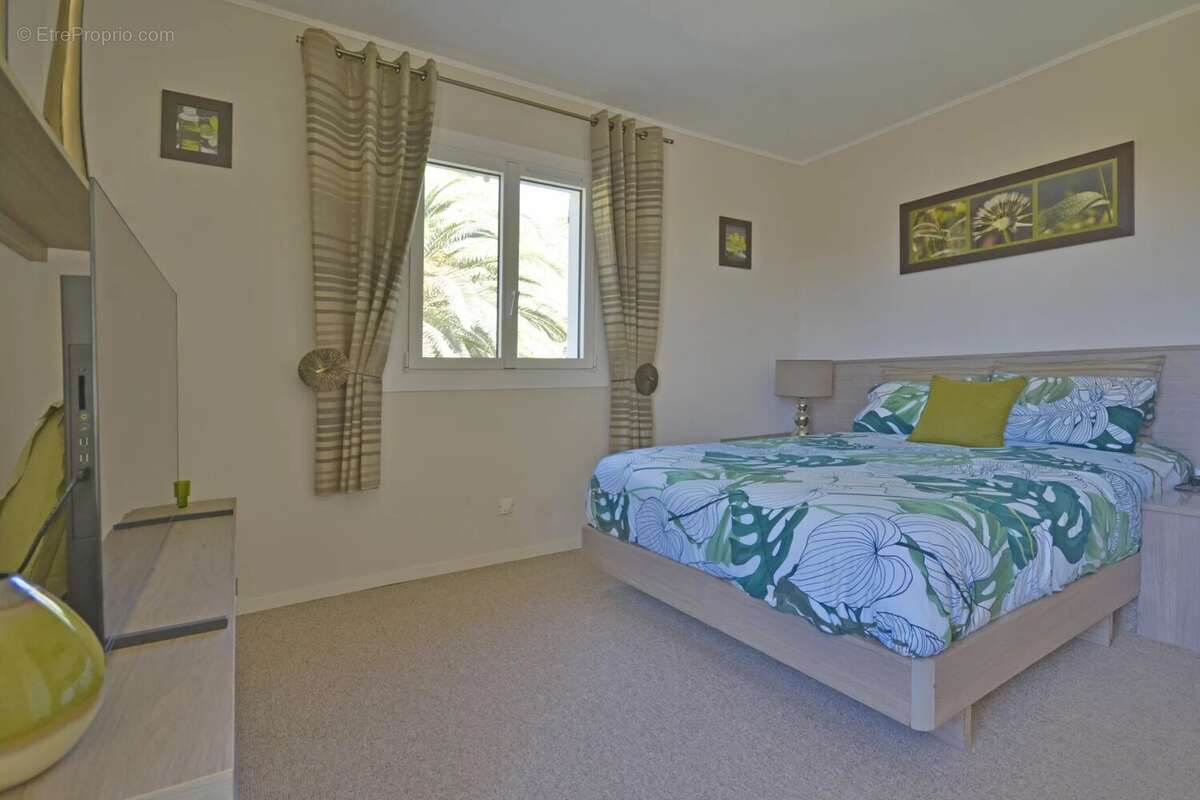 Maison à ROQUEFORT-LES-PINS