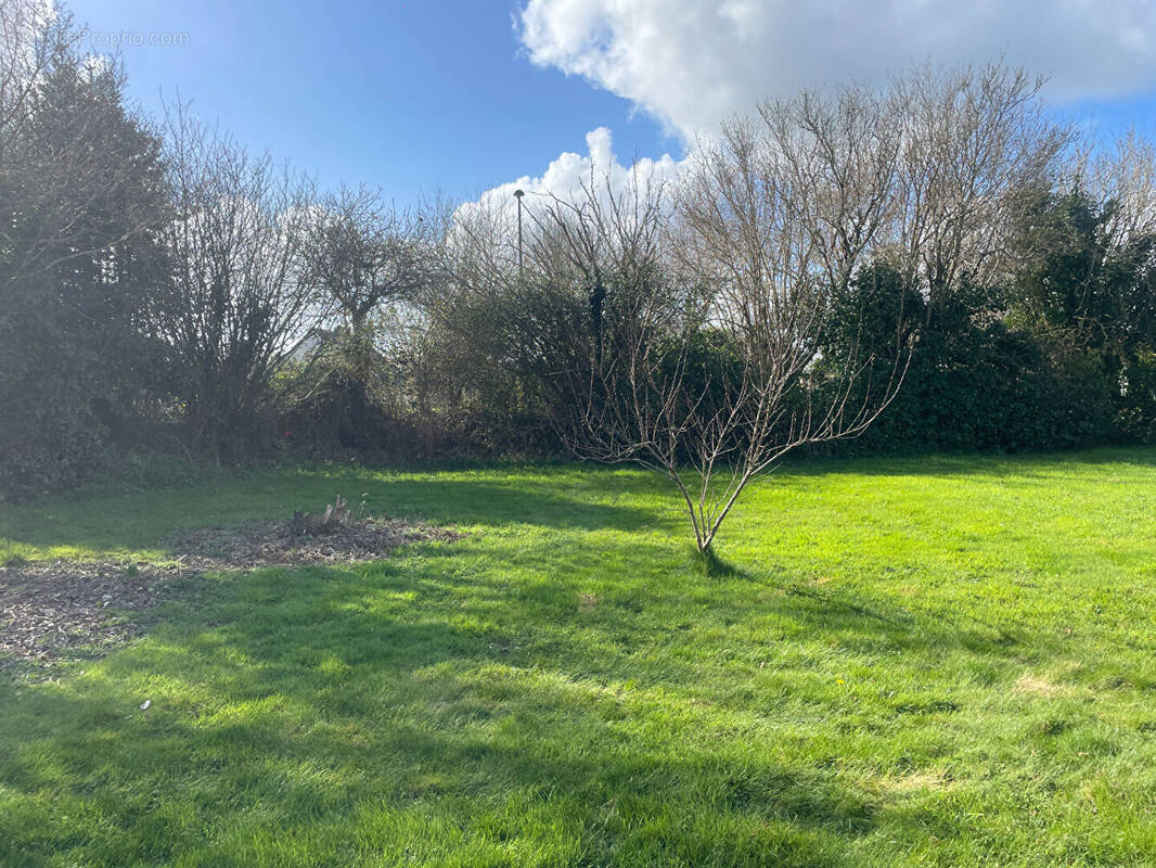 Terrain à GOUESNACH