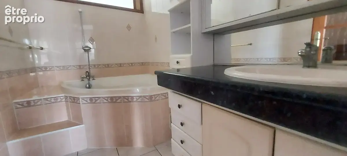 Appartement 4 pièces 78 m² à vendre à Brest (29200) - photo 4