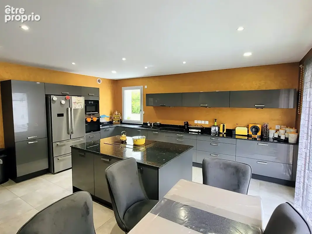 LE PUY coteau Recherché: Maison récente 269 m² sur 560 m² de terrain - photo 2
