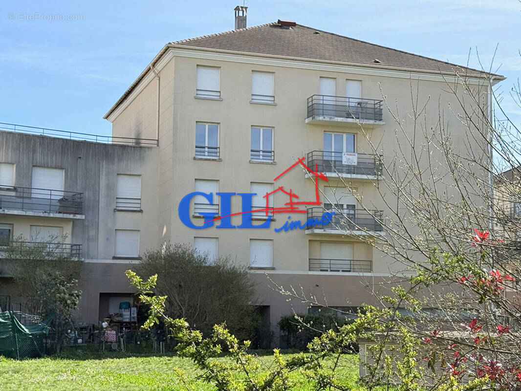 Appartement à SAVIGNY-LE-TEMPLE