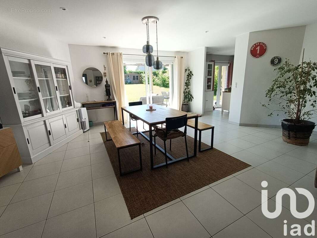 Photo 2 - Maison à CUSSET